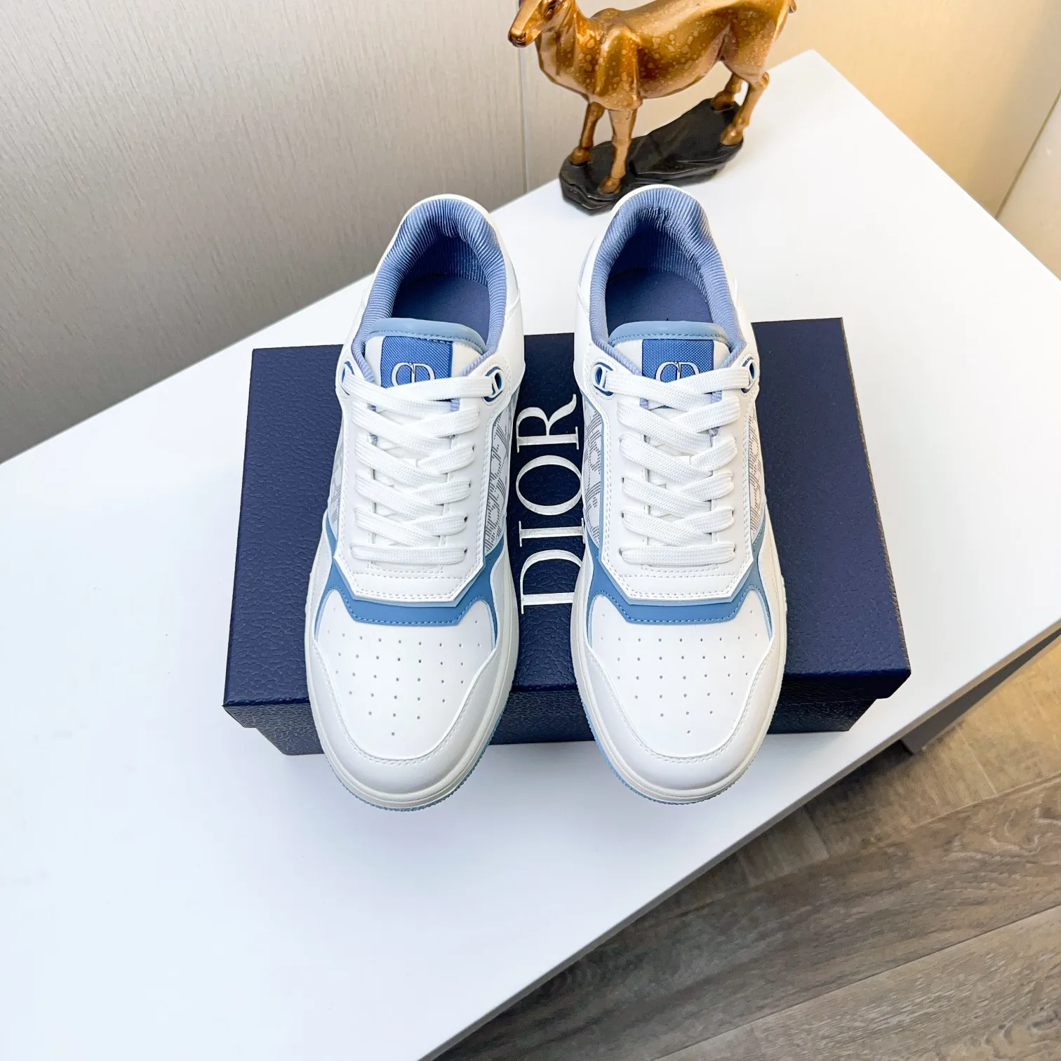 Men's Men's Shoes 💰400 [New] 🦩🦩Dior - Low-top sneakers 2025 spring men's collection new arrivals [Celebrate][Celebrate][Celebrate], reinterpret the basketball shoe design and become a classic Dior item [Strong][Strong][Strong], crafted in black and cream white smooth cowhide with beige suede, leather display on the side The CD logo, tongue, sole and back side are decorated with various distinctive details to enhance the style[666][666], while eyelet details, topstitching and rubber panels highlight the dynamic charm of its athletic style[strong][strong][strong]. It has a two-color rubber sole, which can be matched with various clothing to create a refined look. Size: 38 to 44 (45 can be customized